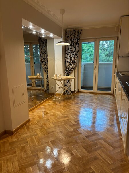 Mosilor, Eminescu, langa Pizza Hut, metrou Obor 5 min.